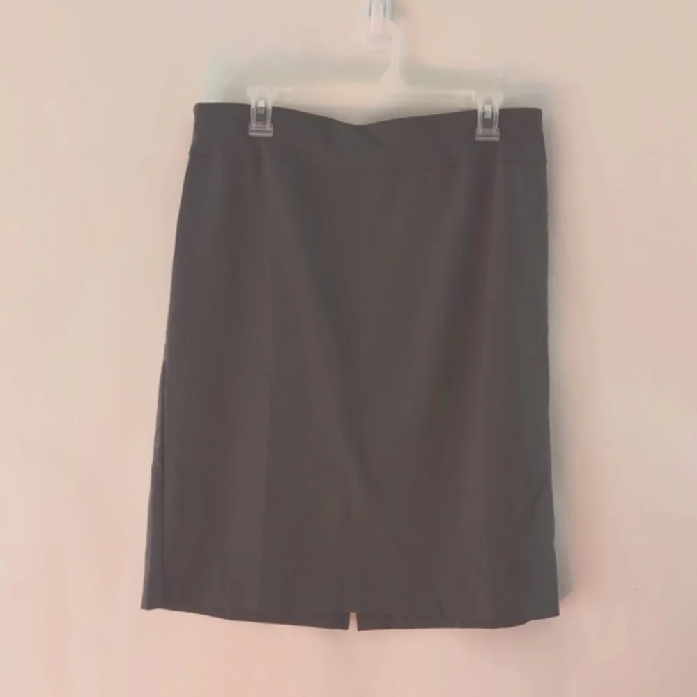 Alex & Olivia Elegant Gray Women's Skirt Size 10